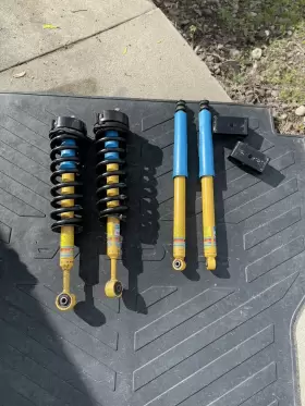 48541-AD010 BILSTEIN Lift Toyota Tacoma