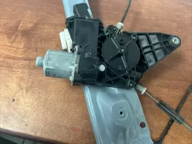 0130822886 CHEVROLET Front Left Driver Door Window Motor #2