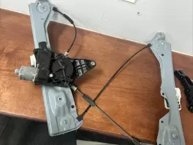 0130822886 CHEVROLET Front Left Driver Door Window Motor