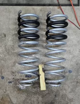 E30-27-011-02-02 EIBACH Pro Lift Rear Springs 1500 Ram