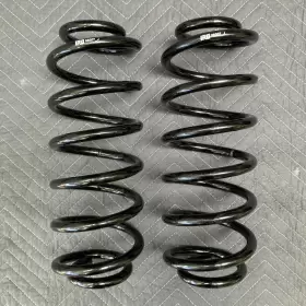 96007-J Iron Wj Rear Coil Spring Road