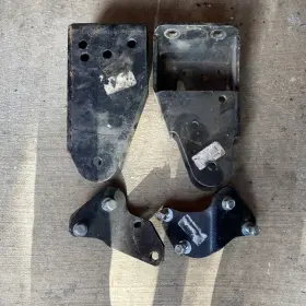 94041040 ROUGH COUNTRY Axle Brackets F250 Ford