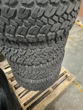 97010121 ROUGH COUNTRY SUSPENSION Overlander Tires Set Round