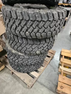 98010127 ROUGH COUNTRY SUSPENSION Tire Set Round
