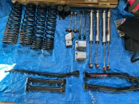 G452KMLT SKYJACKER Dual Rate Travel Suspension Lift Rear Kit