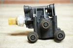 2010-2013 Range Rover Sport L320 5.0l Gas Front Air Suspension Valve Block Oem. Fixed Price $63.74.